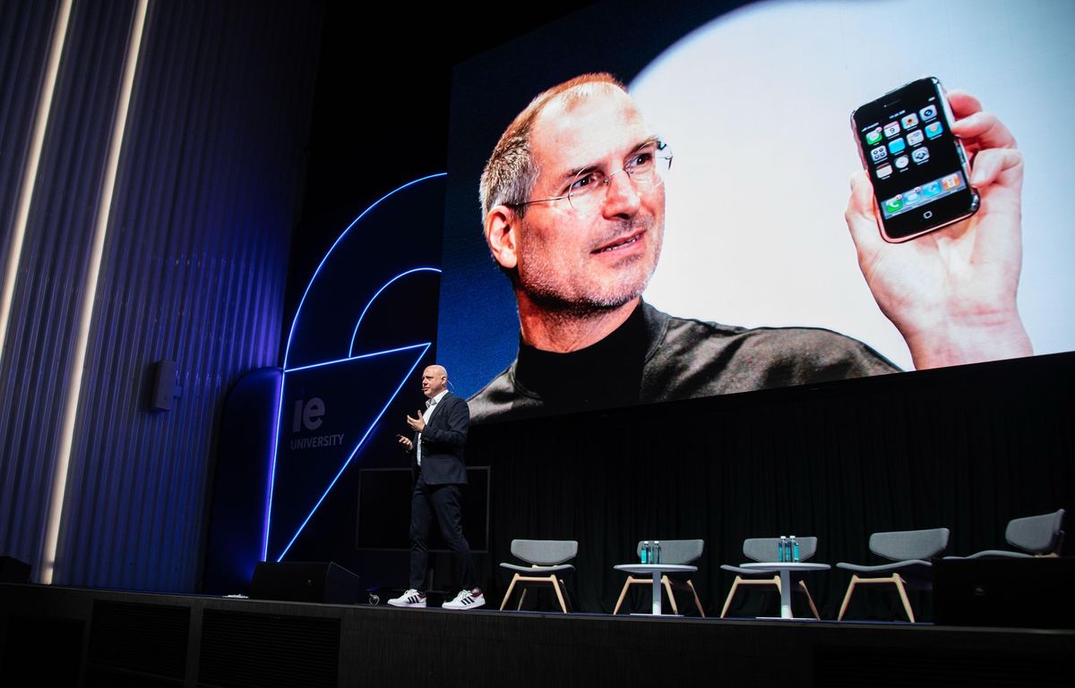 Alberto Levy keynote speaker IE University large stage